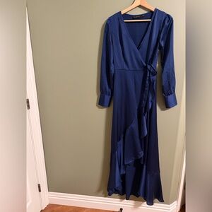 Angeleye high low long sleeve navy dress size 4